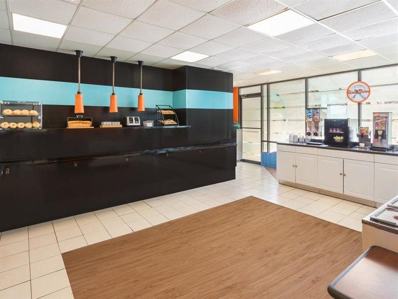 Howard Johnson By Wyndham Williamsburg Norge Екстериор снимка