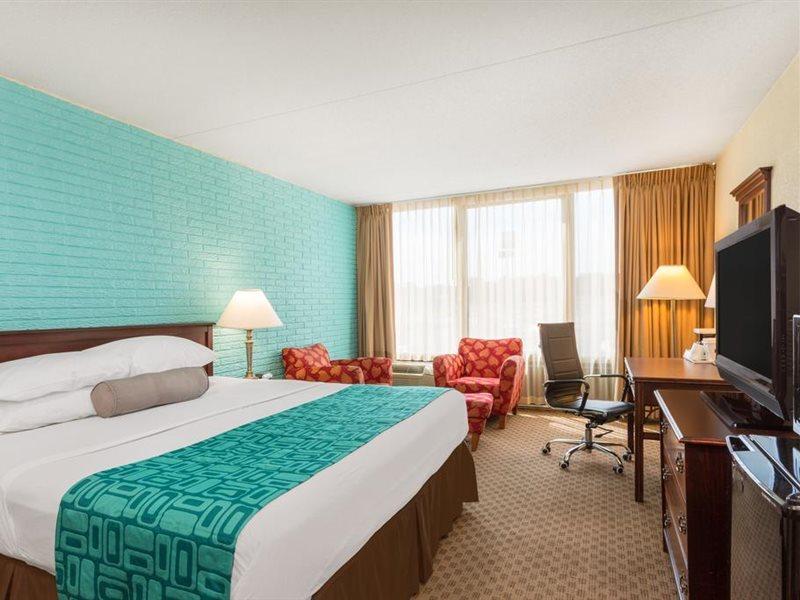Howard Johnson By Wyndham Williamsburg Norge Екстериор снимка